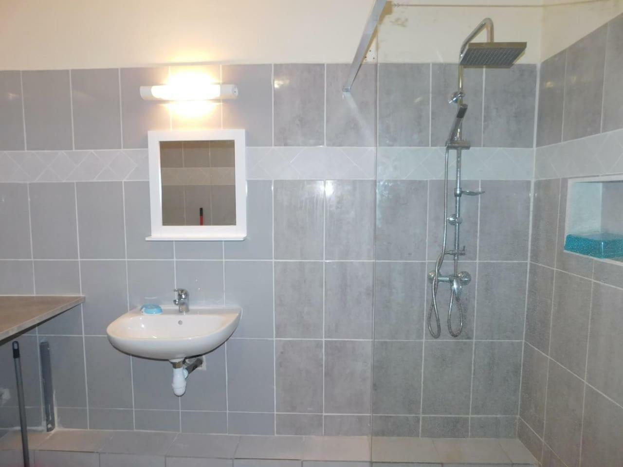 Charmant Petit T2 Dans Maison Vieux-Bourg Zewnętrze zdjęcie